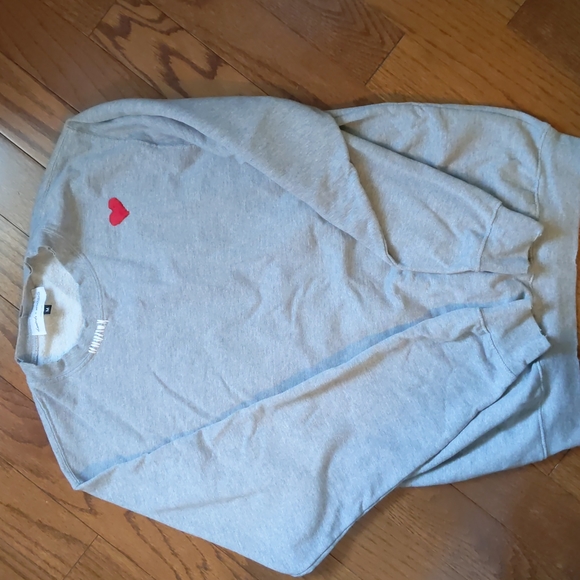 Embroidered distressed sweater - Picture 3 of 3